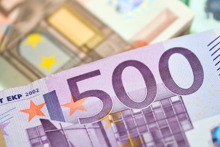 Härtefallfonds Antragsfrist Zuschuss endet bald - bis zu 5000 Euro für Rentner sichern