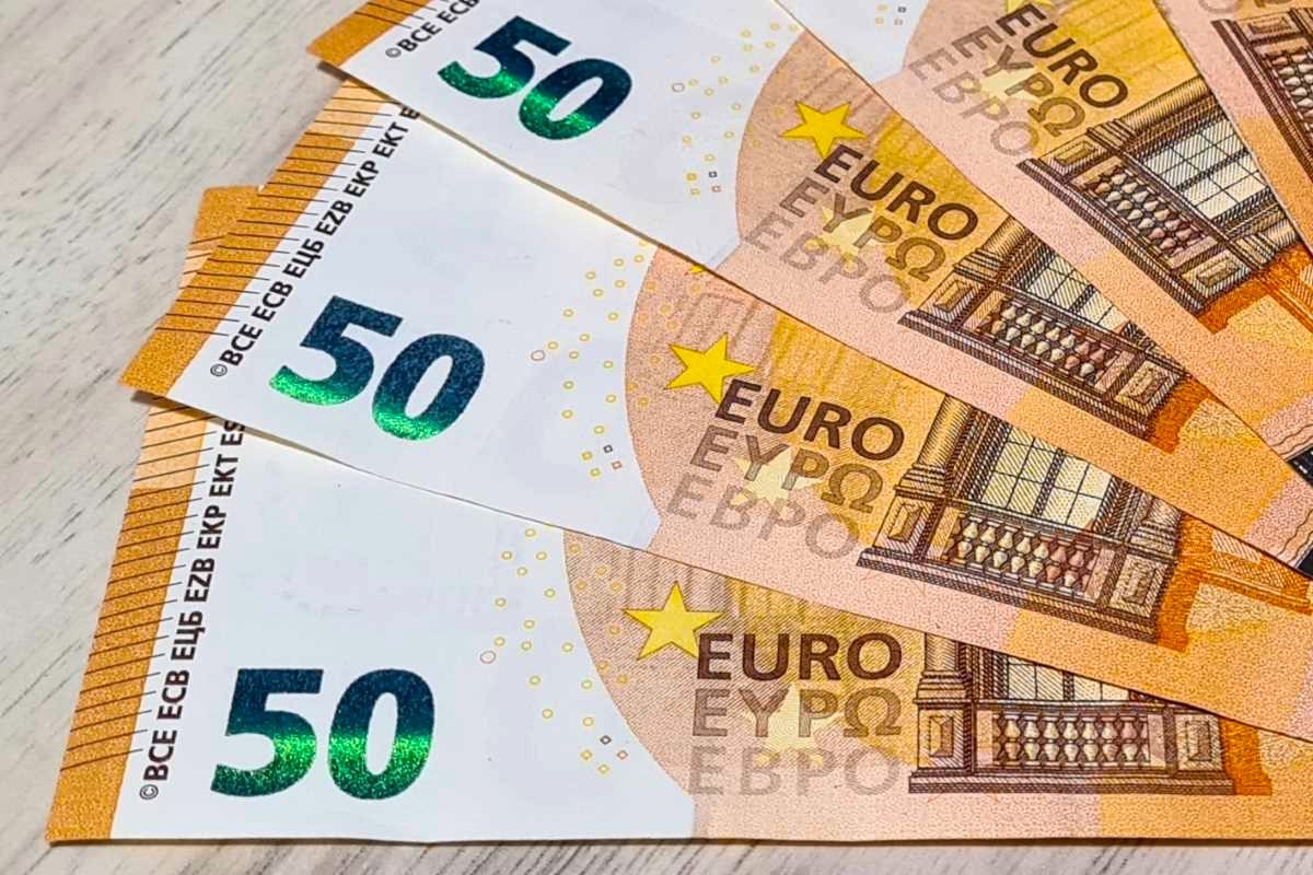 150 euro Weihnachtsbonus mit Bürgergeld - So können Berechtigte den Zuschuss vom Sanktionsfrei Verein bekommen