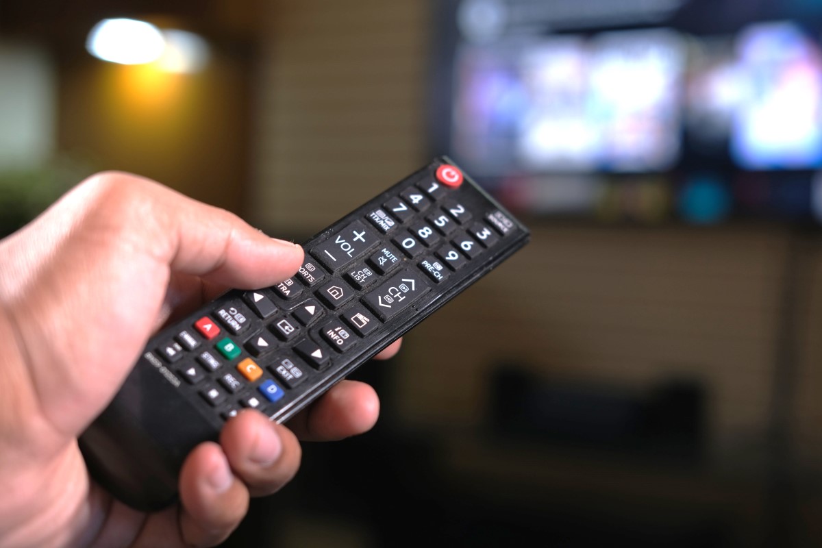 Neuer Kabel-TV Gesetz 2024: Kosten-Veränderungen für Millionen - auch mit Bürgergeld, Rentner und Geringverdiener - Neue Verträge sind nötig - so schutzen sie sich von höheren Fernsehen-Kosten